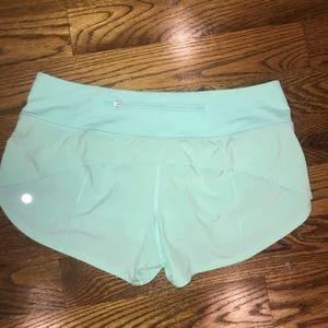 Lululemon speed up shorts 2.5”